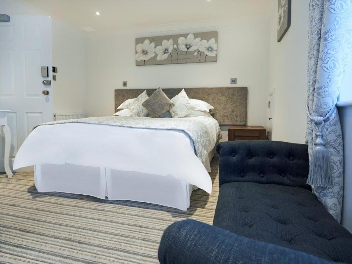 The Rose And Crown Otel Thorpe-le-Soken Dış mekan fotoğraf