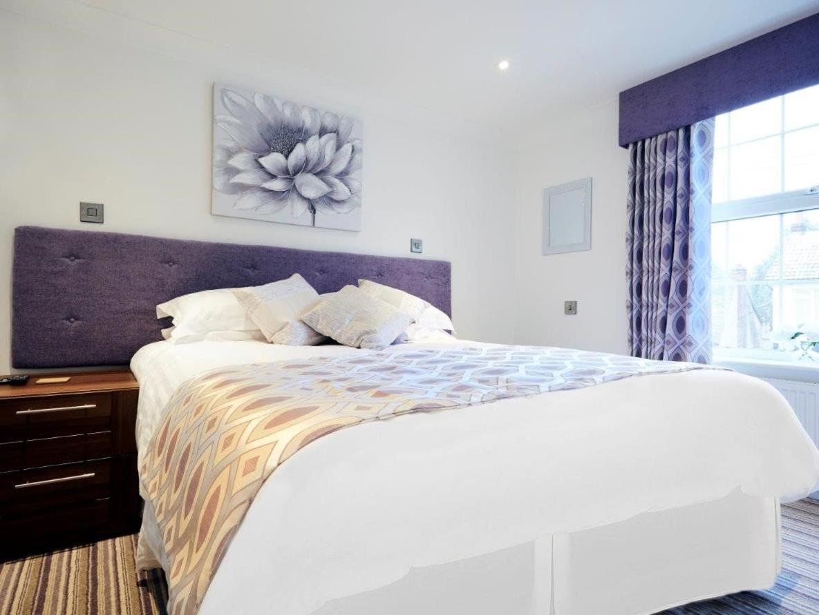 The Rose And Crown Otel Thorpe-le-Soken Dış mekan fotoğraf